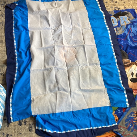 Mickey Mouse Crib Sheet Set - Picture 3 of 9